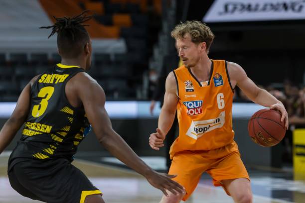 定的防守与 定的防守与